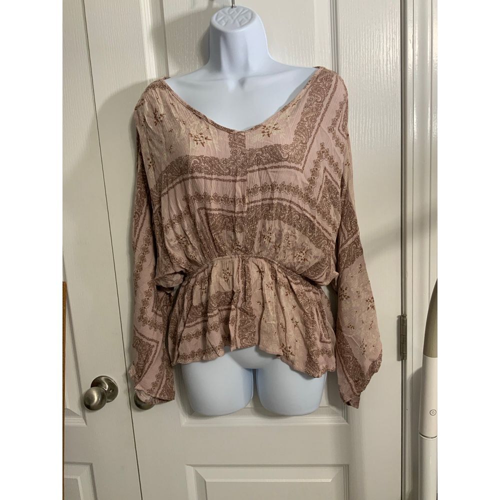 White Birch V Neck Blouse size Small‎